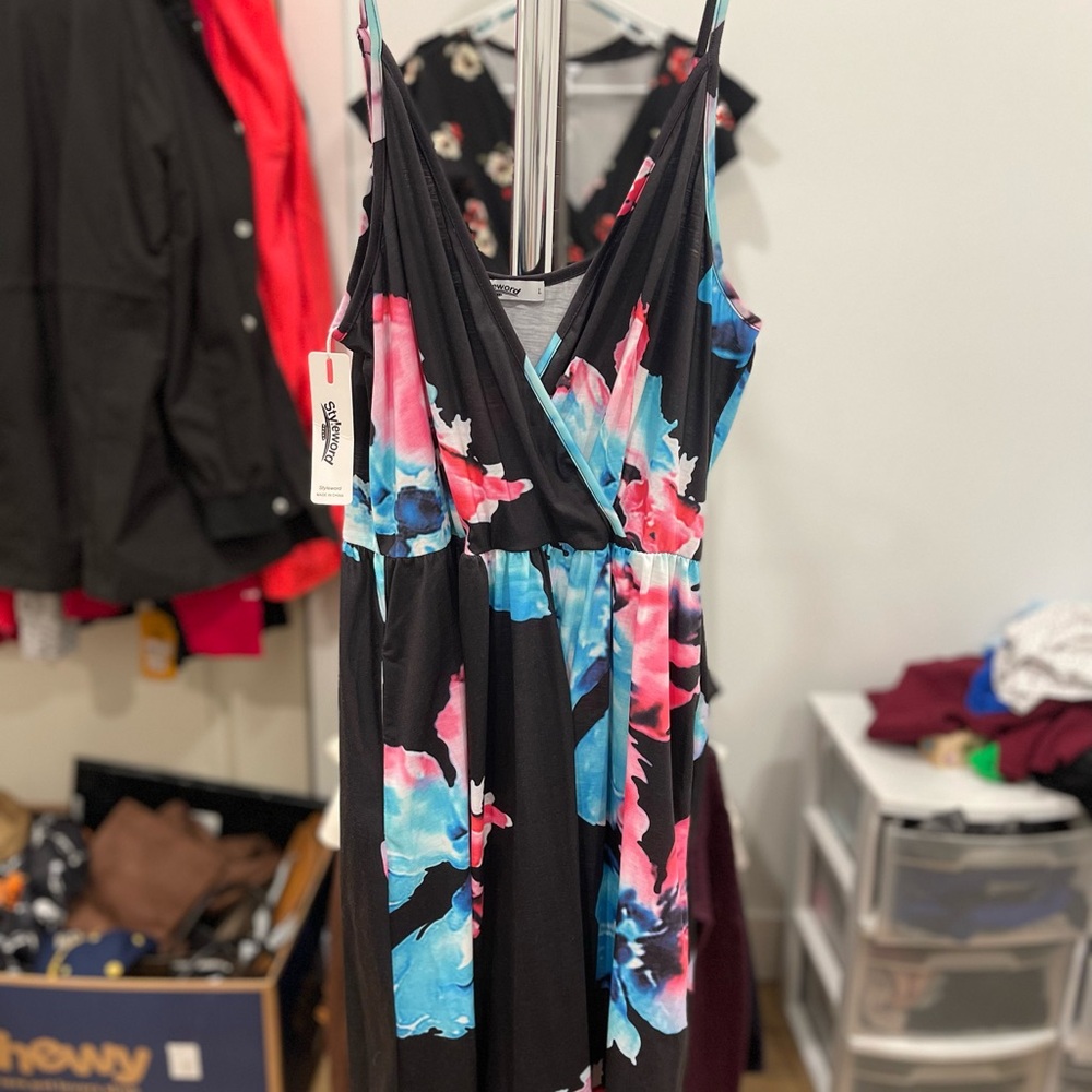 Women's Floral Midi Dress - Black and Pink